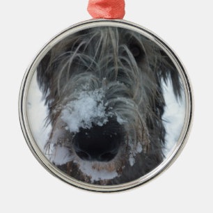 Ornement Rond Argenté chien-loup irlandais jouant dans la neige