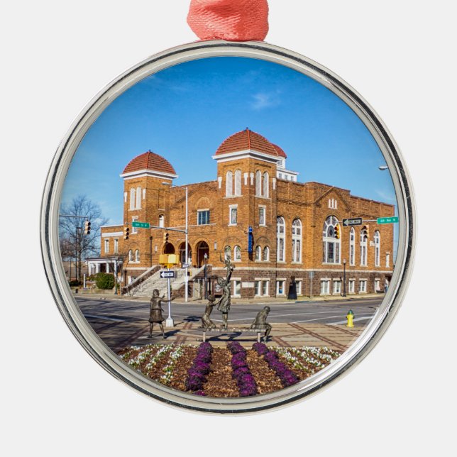 Ornement Rond Argenté Église baptiste de la Seizième rue (Devant)