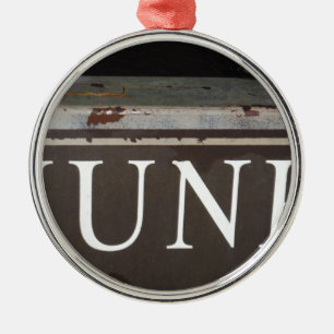 Ornement Rond Argenté Enfoncé : panneau de camion de remorquage Vintage