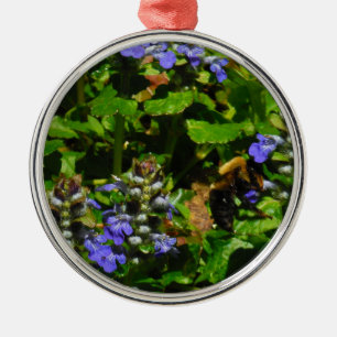 Ornement Rond Argenté Fleur violette et abeille boursouflante