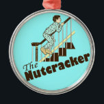 Ornement Rond Argenté Noël drôle<br><div class="desc">Le Casse-Noix. Parce que les noix craquées sont une tradition de Noël... </div>