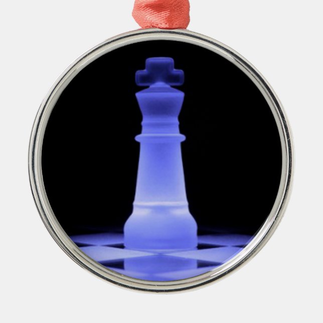 Ornement Rond Argenté Pièce d'échecs rougeoyante bleue du Roi (Devant)
