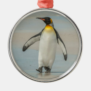 Ornement Rond Argenté Pingouin marchant sur la plage