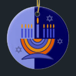 Ornement Rond En Céramique Bonne Hanoukka. Menorah et Dreidels<br><div class="desc">Bonne Hanoukka. Menorah et Dreidels Design Cadeaux Ornements. Cartes et cadeaux correspondants disponibles dans la catégorie Fêtes juives / Hanoukka de notre magasin.</div>