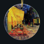 Ornement Rond En Céramique Café Terrasse à la nuit par Vincent van Gogh<br><div class="desc">Le Café Terrace sur la Place du Forum de Vincent van Gogh est un post impressionnisme d'art vintage, une peinture architecturale de paysage urbain. Vue extérieure d'un restaurant avec tables, chaises, serveurs et personnes à manger. Une belle nuit avec des étoiles dans le ciel à Arles, France. À propos de...</div>