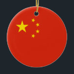 Ornement Rond En Céramique Chine - Drapeau chinois<br><div class="desc">Drapeau national de la République populaire de Chine Le chinois est de couleur rouge avec une grande étoile et quatre étoiles plus petites en haut à gauche. On l'appelle parfois le "drapeau rouge cinq étoiles". Il a été adopté en 1949, et a un ratio 2:3. Notez que toute distorsion dans...</div>