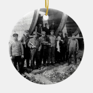 Ornement Rond En Céramique Constructeurs de navires dans le cru marin du