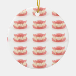 ORNEMENT ROND EN CÉRAMIQUE "FALSE DENTS" SUR LA COLLINE ORNAMENT ET CADEAU