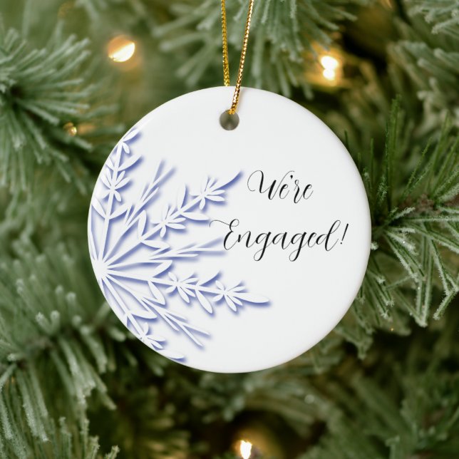 Ornement Rond En Céramique Fiançailles de flocons de neige bleu et blanc (Arbre)