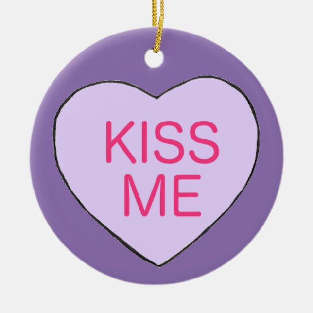 Ornement Rond En Céramique KISS ME Purple Candy Coeur Saint Valentin Cadeau (Devant)