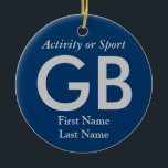 Ornement Rond En Céramique Lettre de Varsité du collège ou du secondaire Keep<br><div class="desc">Cliquez sur "personnaliser" pour personnaliser ce cadeau avec votre arrière - plan et vos jeux de couleurs.</div>