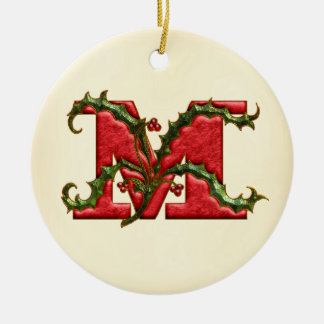 Ornement Rond En Céramique Monogramme M de houx de Noël