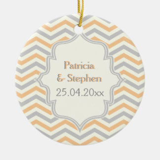 Ornement Rond En Céramique Pêche moderne, gris, ivoire chevron motif personna