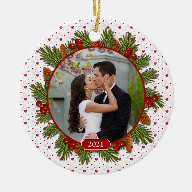 Ornement Rond En Céramique Pine Boughs Holly 1er Noël Ensemble Photo (Devant)