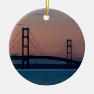 Ornement Rond En Céramique Pont Mackinac À Dusk