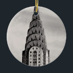 Ornement Rond En Céramique Top of the Chrysler Building NYC - B&W<br><div class="desc">Top of the Chrysler Building NYC - B&W ======== Le sommet de l'emblématique Chrysler Building de New York est présenté en noir et blanc.</div>