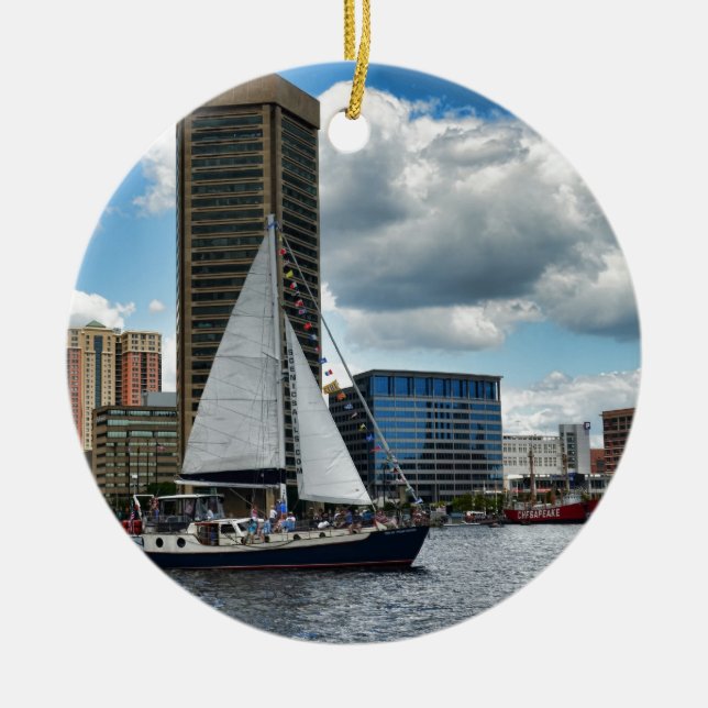 Ornement Rond En Céramique Un bateau à Baltimore (Devant)