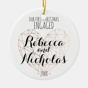 Ornement rose de premier coeur géométrique de Noël