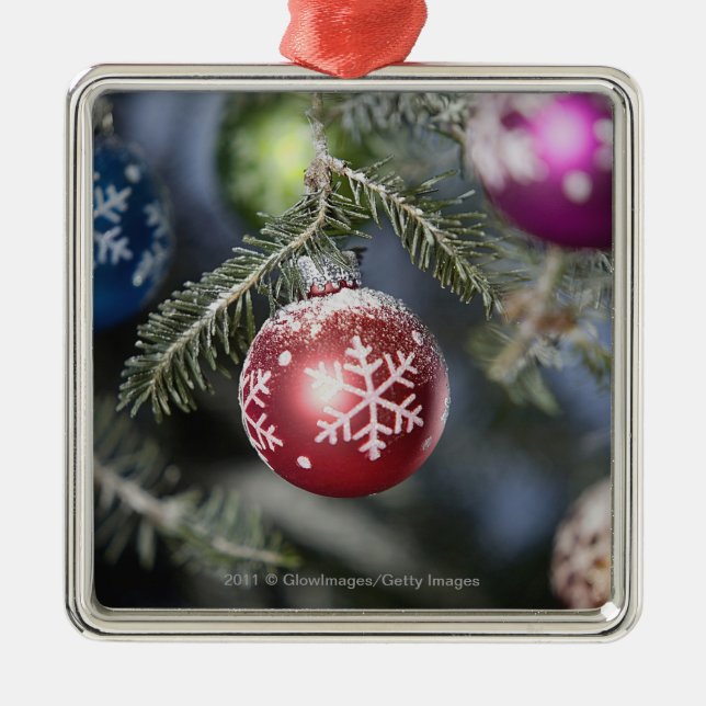 Ornements sur un arbre de Noël (Devant)