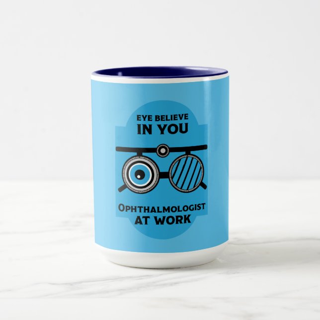 Ostéopathie OEil chirurgiens Mug (Centre)