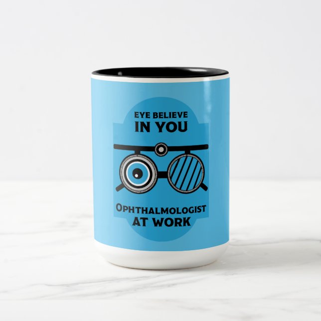 Ostéopathie OEil chirurgiens Mug (Centre)