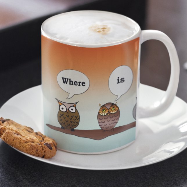 Où Est Mon Café ? Mug à quatre hiboux (Perched and perplexed, these owls wonder, 'Where is my coffee?)