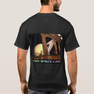 OuterSpace Cafe Table avec un T-shirt