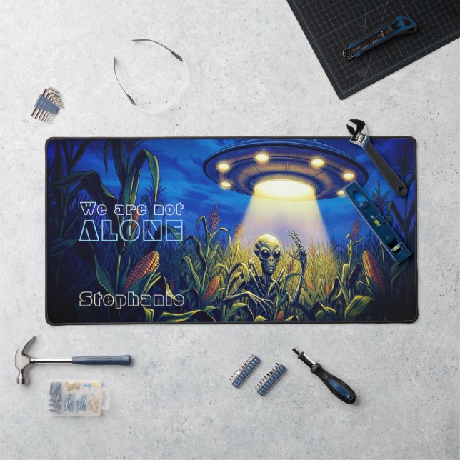 OVNI Alien Dans Le Champ De Maïs Paranormal Sci-Fi (Poste de travail)