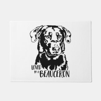 Paillasson Aimé par une mère chien de Beauceron chien dire