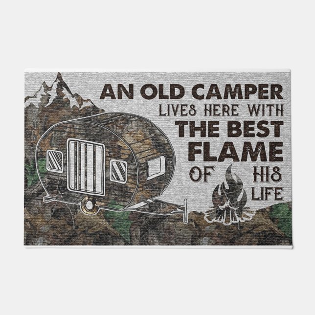 Paillasson An Old Camper Live Here Doormat, Camping Decor (Devant)