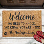 Paillasson Bienvenue Pas besoin de frapper Funny Pet Dog Coir<br><div class="desc">Bienvenue aux invités avec ce drôle de tapis de portes ! "Pas besoin de frapper, nous savons que vous êtes ici." Les Chiens. Ce mat Welcome Doormat présente un style rustique et un style noir avec des empreintes de pattes. DROIT D'AUTEUR © 2022 Judy Burrows, Black Dog Art - Tous...</div>