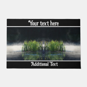 Paillasson Cattails Dans La Pose Sur Un Étang Personnalisé