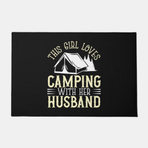 Paillasson Cette fille fait du camping avec son mari