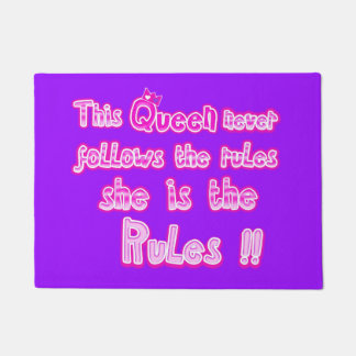 Paillasson Cette reine ne suit jamais les règles violettes