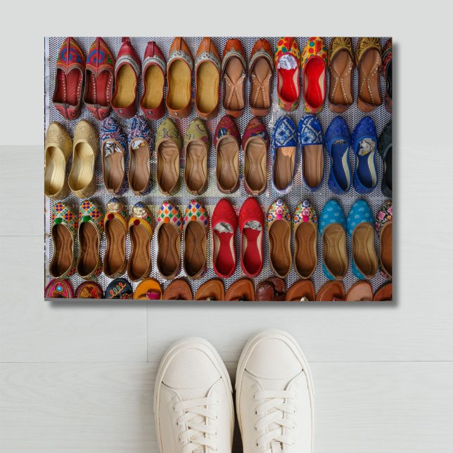 Paillasson CHAUSSURES froides Porte d'image Mat (This fun doormat features rows and rows of shoes! A cool, colorful welcome.)