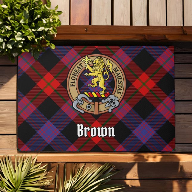 Paillasson Clan Brown Crest sur Tartan (Créateur téléchargé)