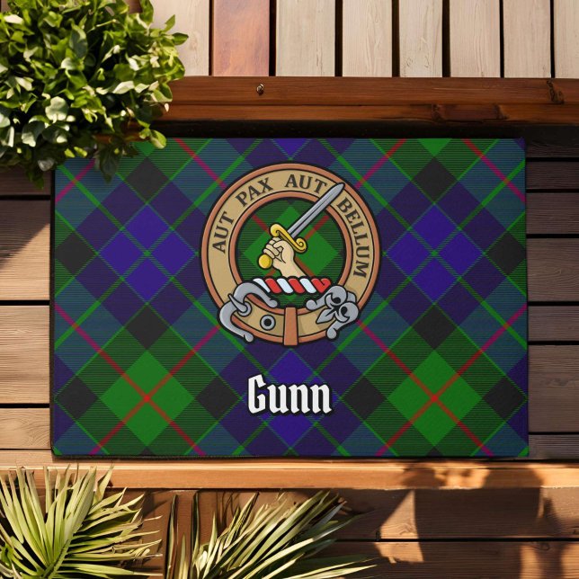 Paillasson Clan Gunn Crest sur Tartan (Créateur téléchargé)