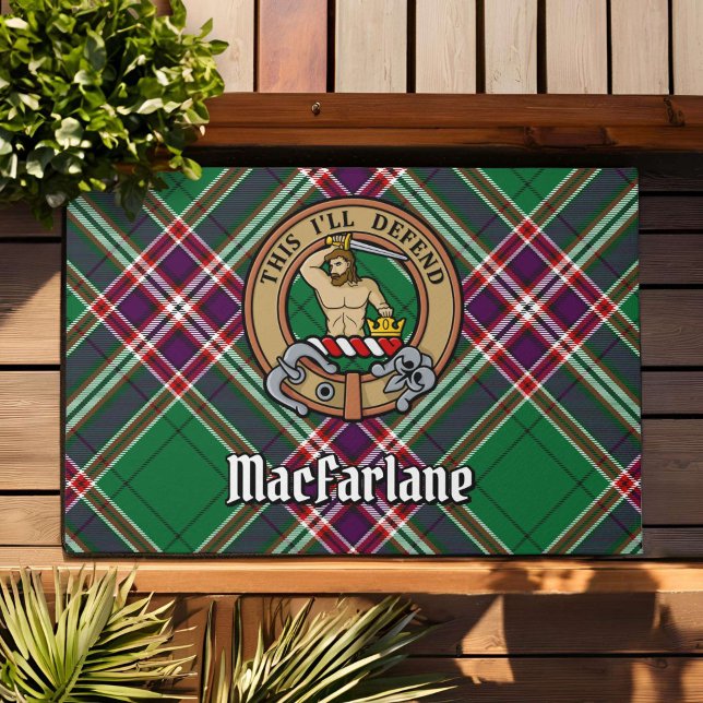 Paillasson Clan MacFarlane Crest sur Tartan de chasse moderne (Créateur téléchargé)