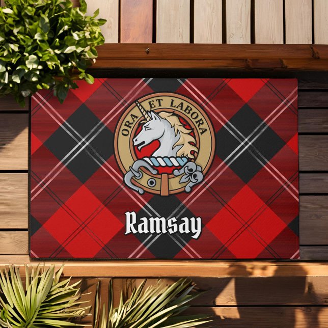 Paillasson Clan Ramsay Crest sur Red Tartan (Créateur téléchargé)