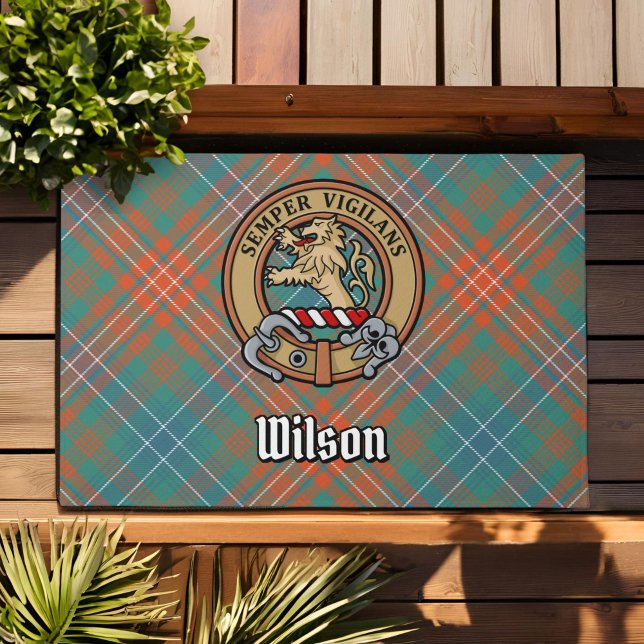 Paillasson Clan Wilson Crest au-dessus de Tartan antique (Créateur téléchargé)