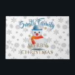 Paillasson Cute Snowman<br><div class="desc">Des mains froides, un coeur chaud... alors ils disent ! Portez l'esprit de vacances avec vous avec cet adorable bonhomme de neige. Customisez le texte à votre goût (vous pouvez même le supprimer). Si vous voulez une chemise couleur claire, vous pouvez aussi changer la couleur de la police. Disponible en...</div>