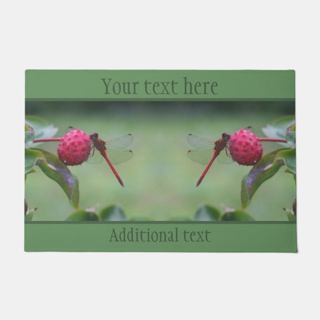 Paillasson Dragonfly rouge sur le fruit de bois de chien Pers (Devant)