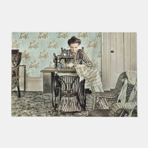 Paillasson Femme des années 1890 à la machine à coudre