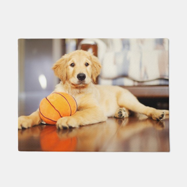 Paillasson Golden Retriever avec un jouet de basket (Devant)