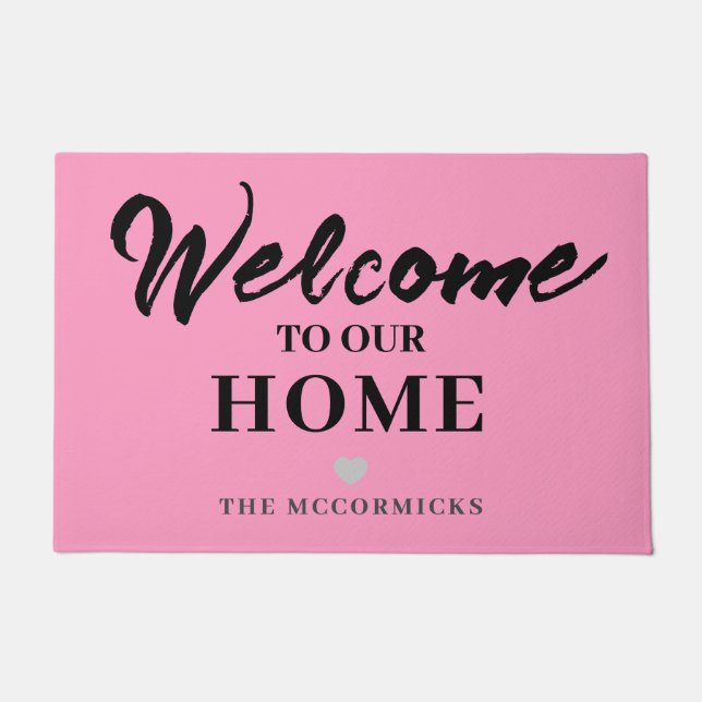 Paillasson Modern Pink Black Welcome Script Nom de famille (Devant)