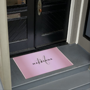 Paillasson Monogramme de fille rose moderne et élégant Nom du