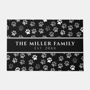Paillasson Nom de famille Chien à chiots en noir et blanc