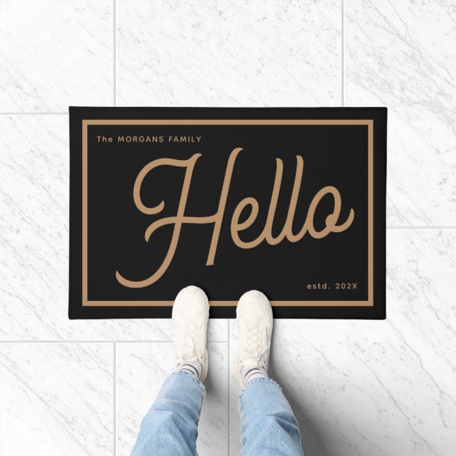 Paillasson Nom de famille moderne Hello Black Gold Script (Intérieur)