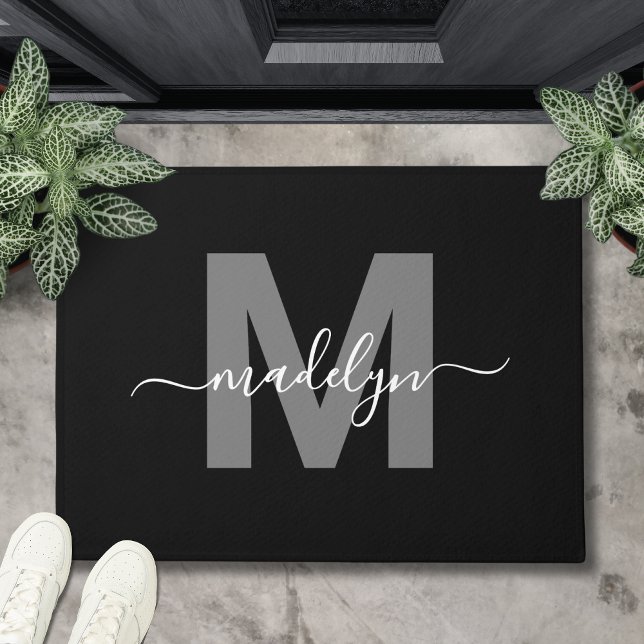 Paillasson Nom du script de monogramme noir blanc élégant per (Custom Elegant Black White Monogram Script Name Doormat)