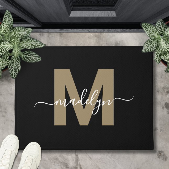 Paillasson Nom Monogramme Or Noir Moderne (Modern Black Gold Initial Monogram Script Name Doormat )